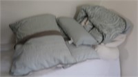 Queen Comforter, 2 Pillows & Shams, Accent Pillow