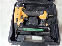 BOSTITCH SX1838 PNEUMATIC BRAD NAILER IN CASE