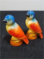 Vintage 3 in salt and pepper shakers marked