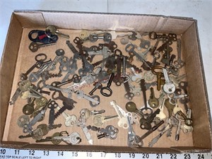Vintage keys and skeleton keys etc.