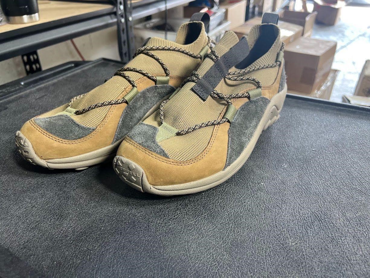 Merrell men's hiking shoe J003567 size 10 1/2