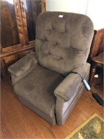 Electric Lift Recliner (Looks Like new)