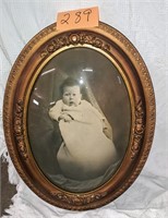 oval baby picture