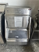 Gravity Feed Chip Warmer w/ 22 gallon Capacity