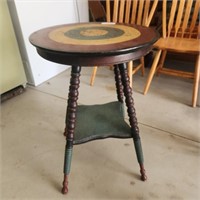 Vintage Spiral Leg Round Top Parlor Table