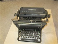 Early 20th c. Underwood Typewriter