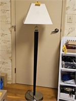 MODERN FLOOR LAMP