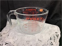 lg. 4 cups Pyrex measuring cup