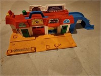 Vintage Fisher Price Main Street