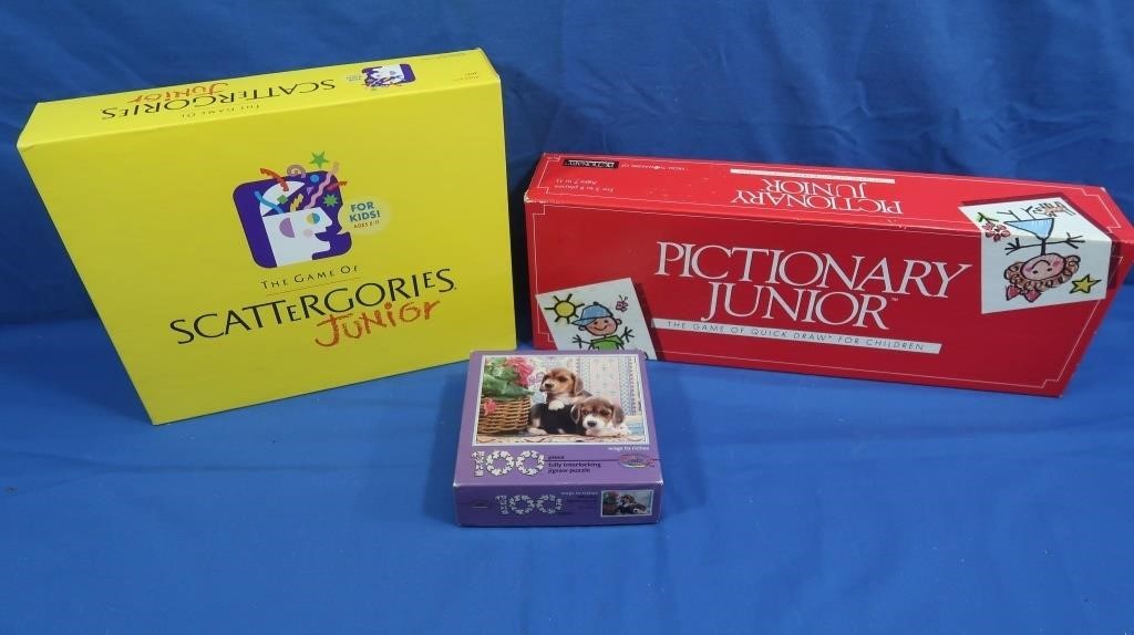 Game Lot incluig Dictionary Junior