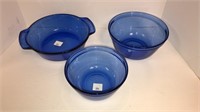 (2) Anchor blue ovenware mixing bowls (1) 2 qt.