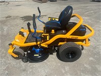 NEUF/NEW:Club Cadet Electric seated mower tondeuse