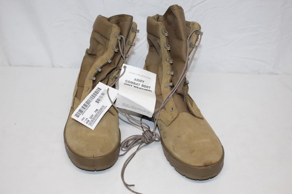 NEW ARMY HOT WEATHER COMBAT BOOTS SIZE 10W