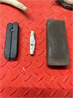 Knife lot with sharpen stone