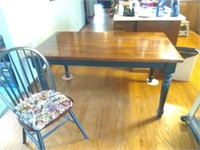 Kitchen Table 5'x 3' & 4 chairs - Nice