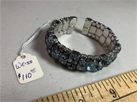 Weiss bracelet