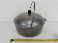 Vintage Club Hammered aluminum Bean Pot