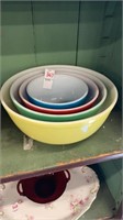 Pyrex mixing bowl set colors