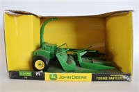 JOHN DEERE FORAGE HARVESTER ERTL 1/16