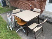 Table with 7 chairs