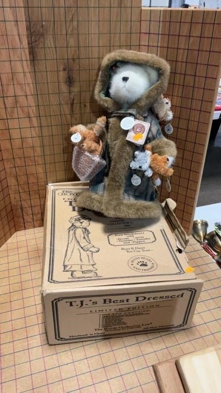 Limited, edition, collectors club, Boyds bear