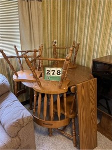 Oval Dining Room Table w/4 Chairs & 1 Leaf