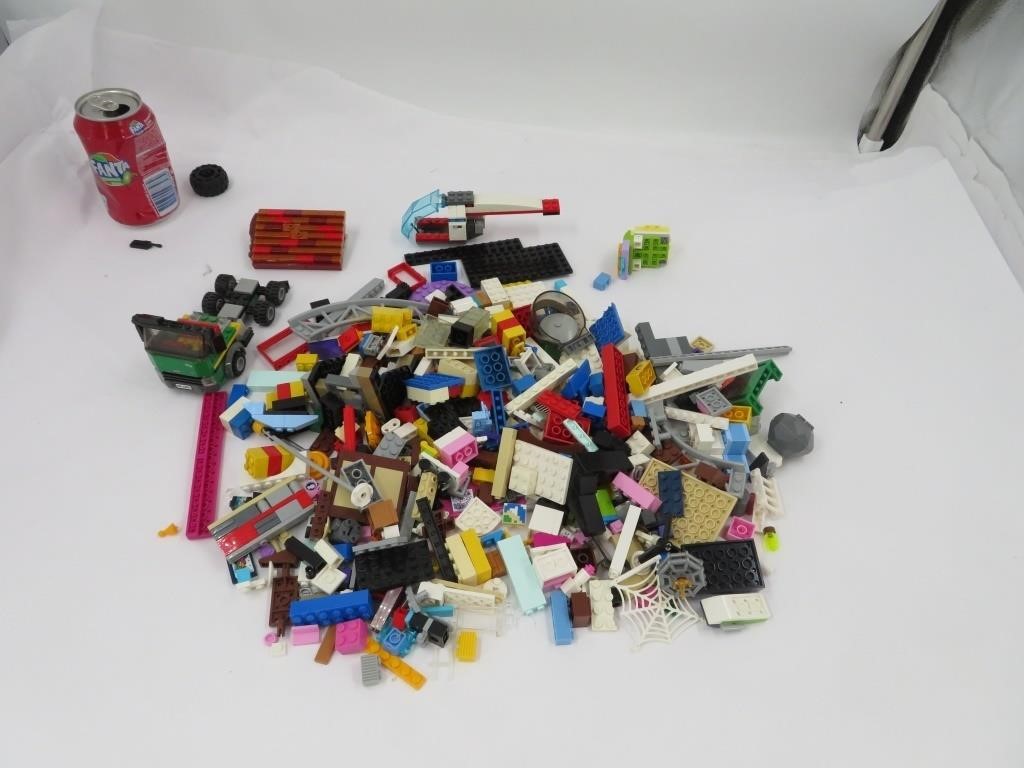 +/- 2lb de bloc LEGO