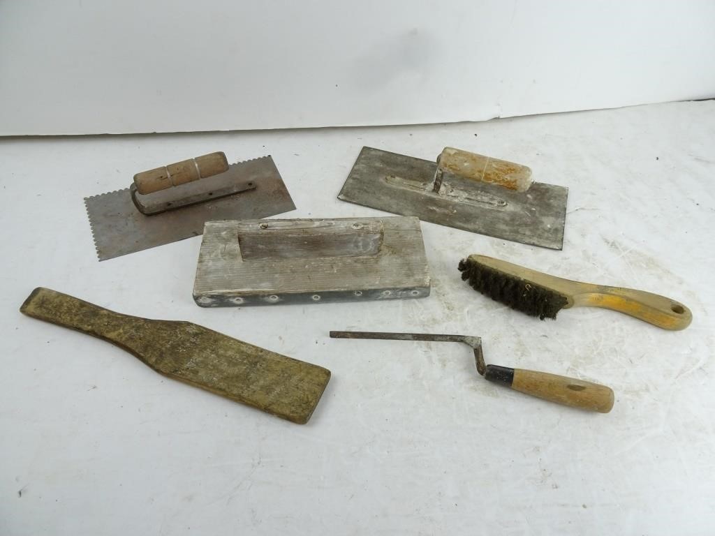 Lot of Vintage Cement Spreaders & Masonry Tools