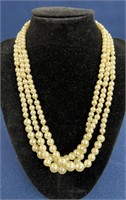Costume Jewelry faux pearl and goldtone necklace