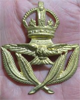 WWII RAF Royal Air Force Warrant Officer Cap Badge