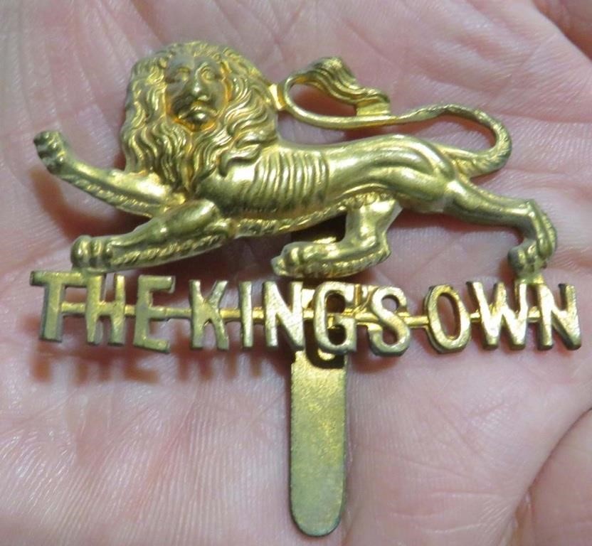 WWI The Kings Own Regiment Military Cap Badge