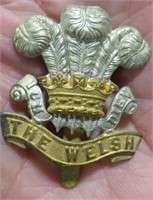 WWII British The Welsh Regiment Military Cap Badge