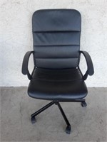 Rolling Office Chair w/ Arms