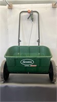 Scotts fertilizer, spreader