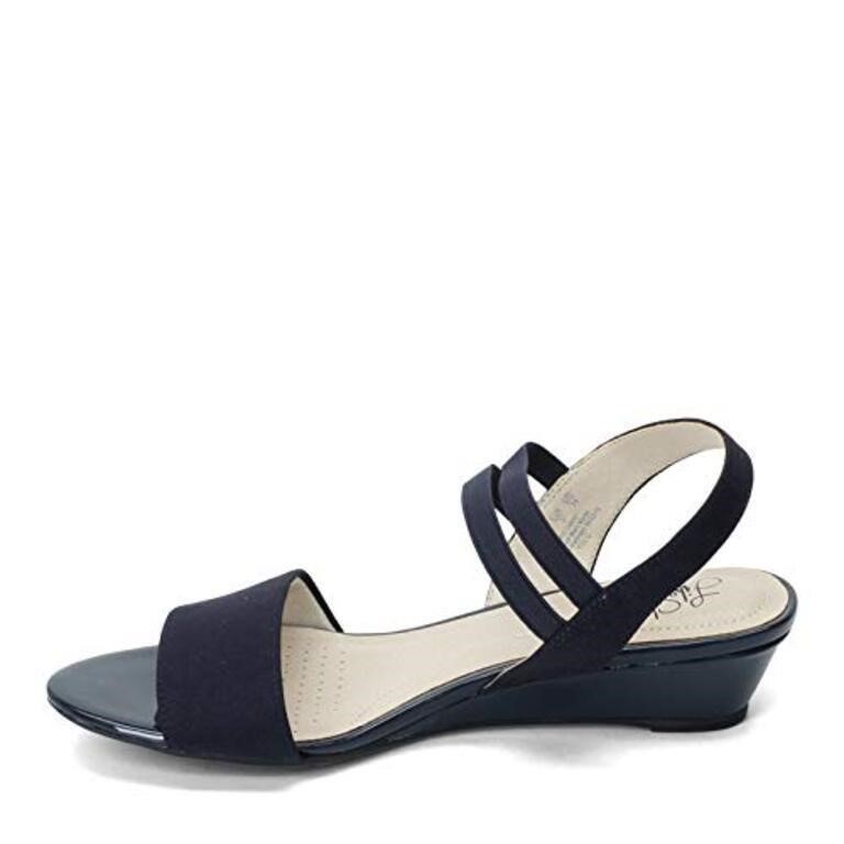 LifeStride Women's YOLO Wedge Sandal, Navy, 8 M