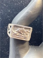 Sterling silver ring size 7.5 dolphin