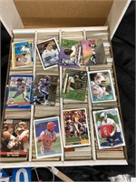 HUGE BOX LOT / SPORTS TRADING CARDS