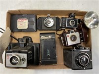 LARGE LOT OF VINTAGE CAMERAS -KODAK BROWNIE & MORE