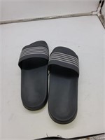 Size 11/12 Grey men's slides