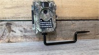 Bushnell trail camera with mount