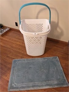 Lift & Go Laundry Basket + Aqua Padded Bath Mat