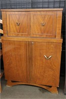 LOCKING BAR CABINET 20"X16"X41"