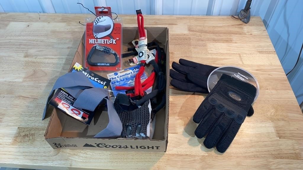 Motorcycle gloves & accessories