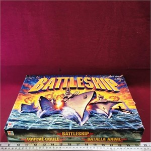 2005 Milton Bradley Battleship Game