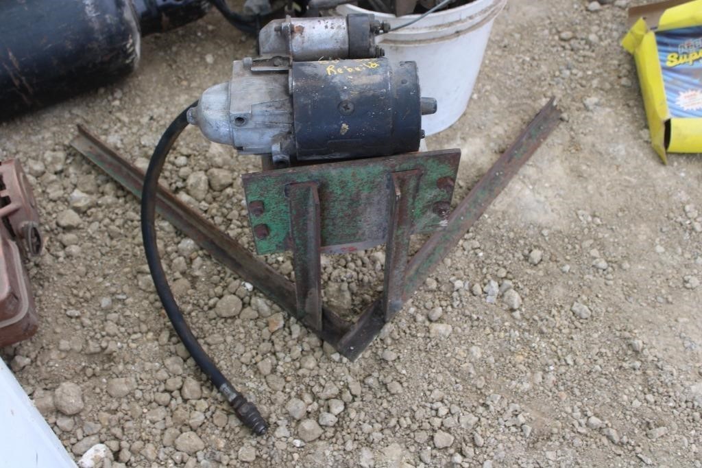 Hydraulic hand pump