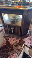 WOOD SIDE TABLE WITH GLASS TOP WITH DOOR