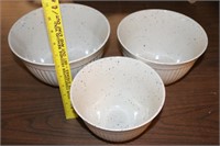 Set of Nesting Bowls