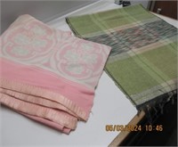 VINTAGE PINK BLANKET, THROW RUG & SET OF CHAIR