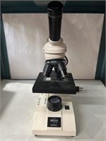 Swift M2250 microscope