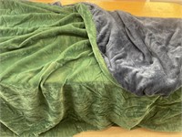 Vellux reversible fleece blanket. Queen size.